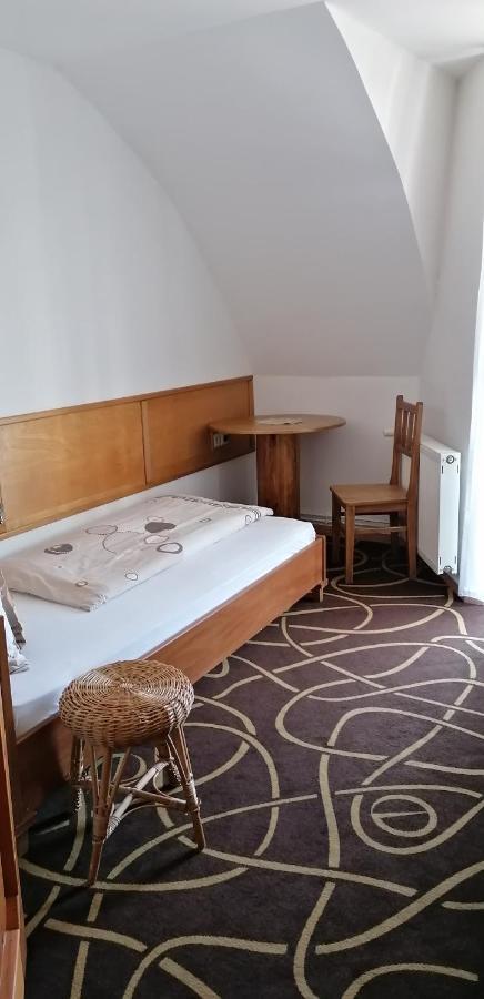 Pension Magnolia Тренчин Экстерьер фото