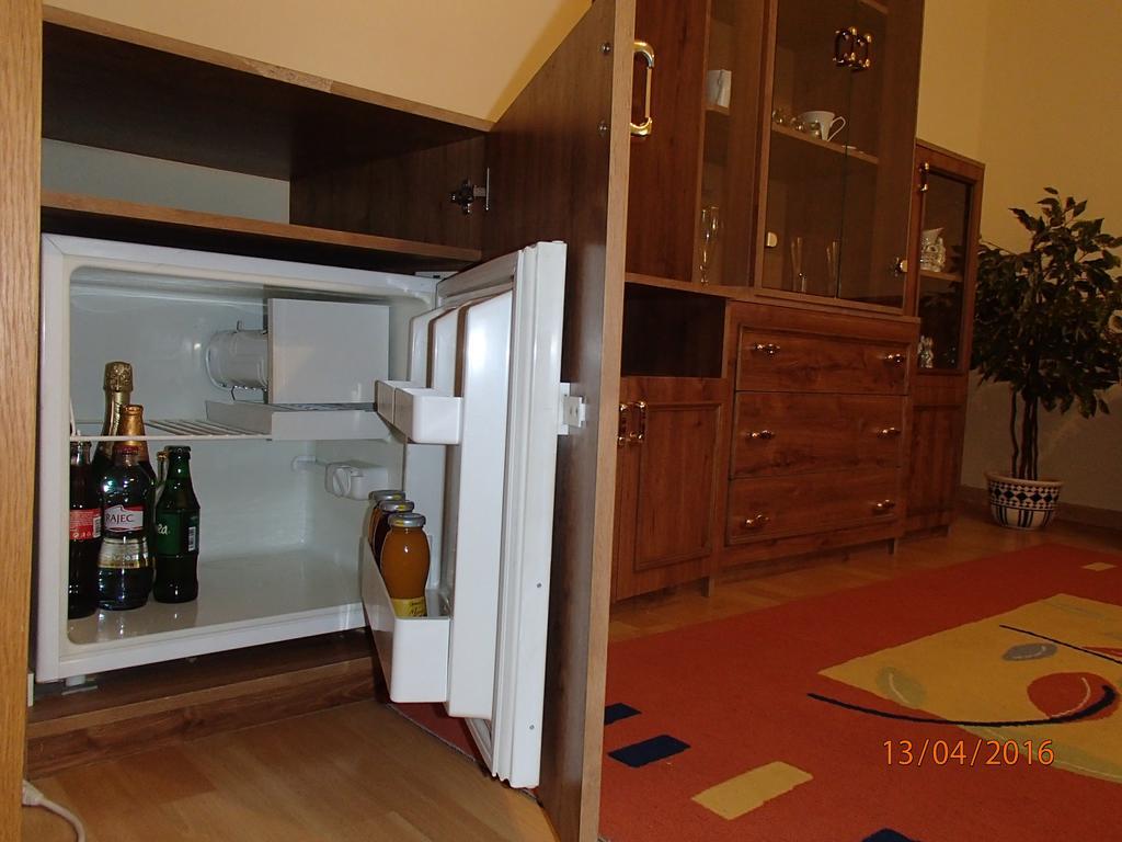 Pension Magnolia Тренчин Экстерьер фото